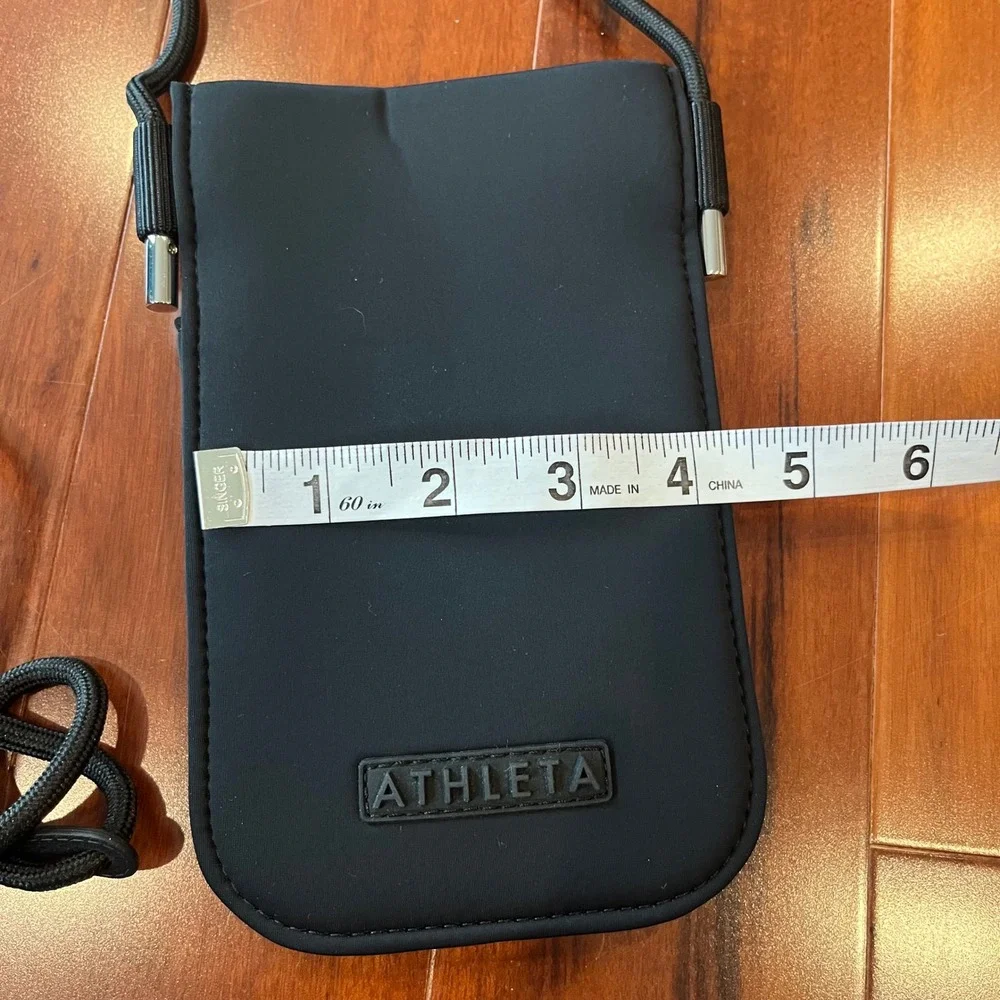 Athleta‎ Black Crossbody Bag Phone Purse Black Neoprene Pouch Small Accessory